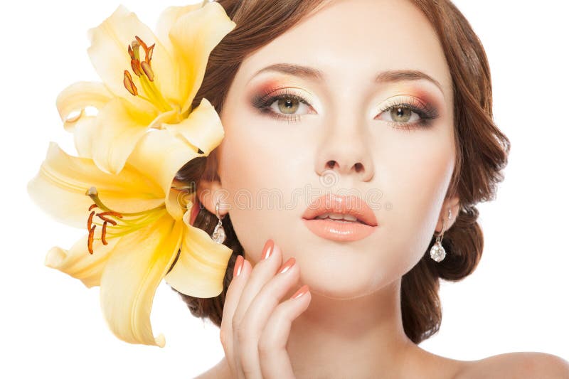 Kobieta w negligee z lillies obraz royalty free