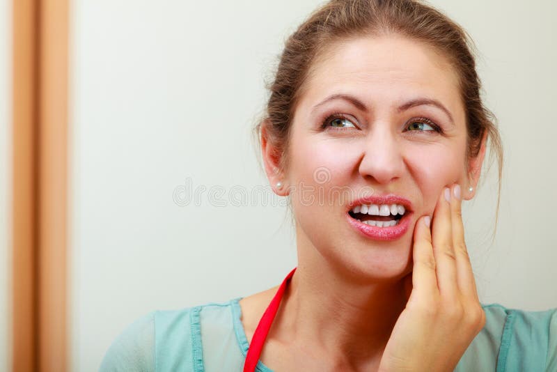 Kobiety cierpienie od toothache zębu bólu obrazy stock Kobiety cierpienie od toothache zębu bólu obrazy stock
