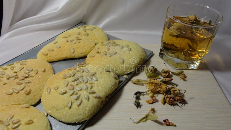 Koekjes thee bakken vers Ontbijt stock afbeeldingen