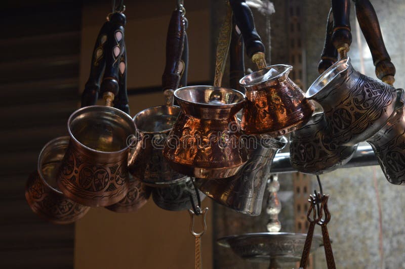 Koffiepotten, Turks met de hand gemaakt product, close-up royalty-vrije stock afbeeldingen Koffiepotten, Turks met de hand gemaakt product, close-up royalty-vrije stock afbeeldingen