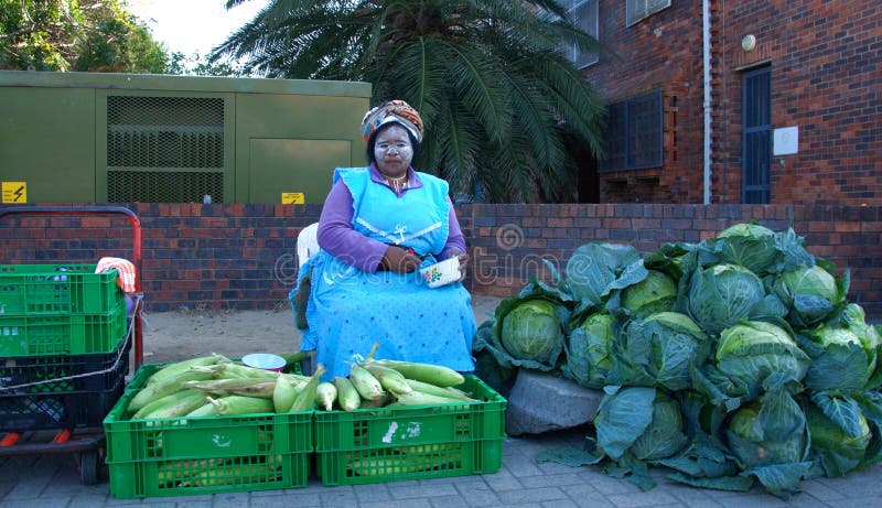 Kohl-u. Mais-Verkäufer, Hafen Alfred, Südafrika lizenzfreies stockbild Kohl-u. Mais-Verkäufer, Hafen Alfred, Südafrika lizenzfreies stockbild