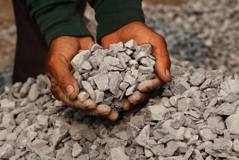 Kohlenbergbau: Kohlenbergmann in den Mannh?nden des Kohlenhintergrundes Bildidee über Kohlenbergbau- oder Energiequelle, Umwelt s stockbilder Kohlenbergbau: Kohlenbergmann in den Mannh?nden des Kohlenhintergrundes Bildidee über Kohlenbergbau- oder Energiequelle, Umwelt s stockbilder