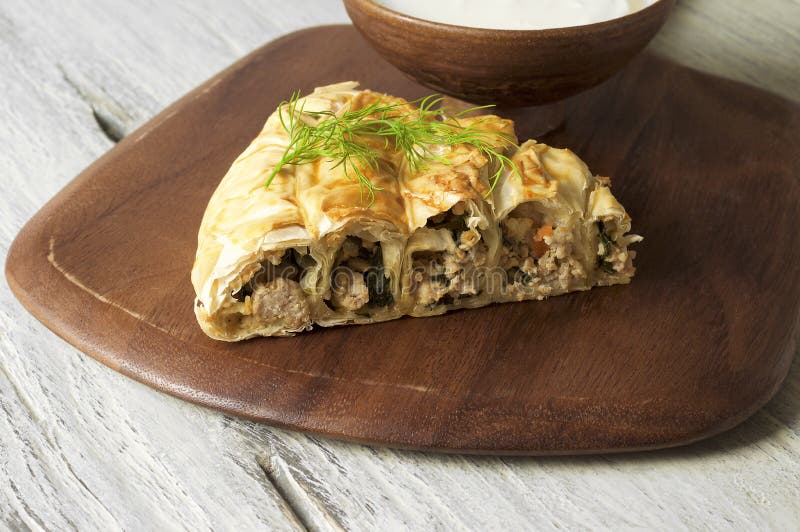 Kokkonst för köttpaj Burek, Borek, Burekas, turk- och Balkan arkivbilder Kokkonst för köttpaj Burek, Borek, Burekas, turk- och Balkan arkivbilder