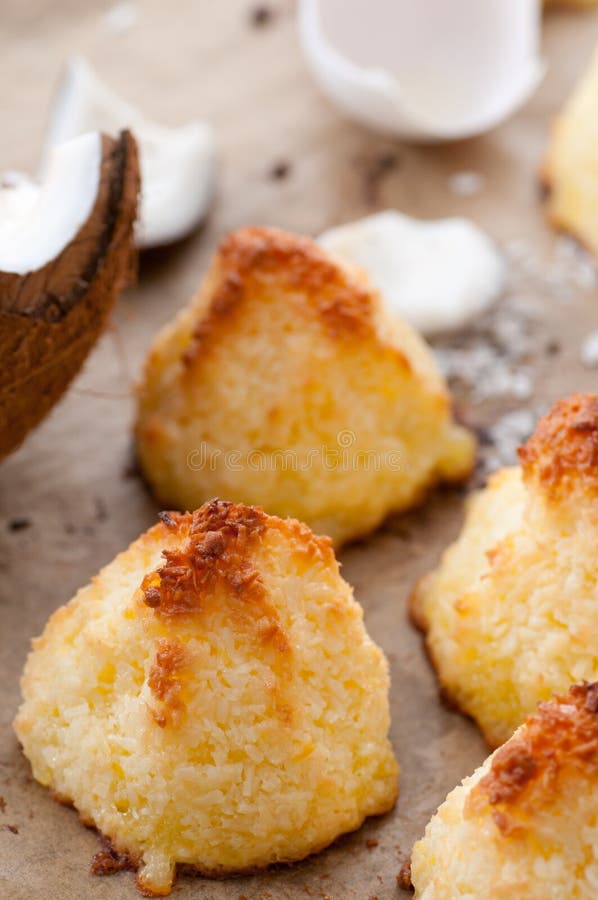 Kokosnuss-Makronen stockbild. Bild von kuchen, frisch - 27019141 Kokosnuss-Makronen stockbild. Bild von kuchen, frisch - 27019141