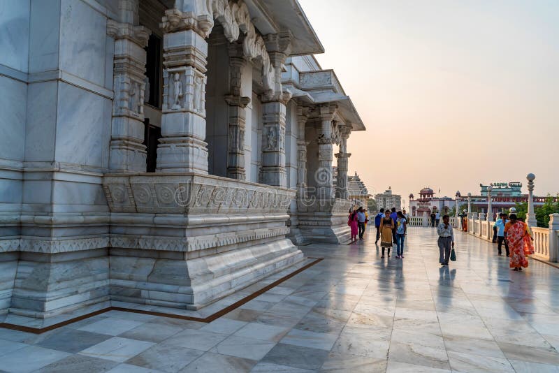 KOLKATA, INDIA - NOVEMBER 5, 2017: De Hindoese tempel van Birlamandir in Kolkata, India royalty-vrije stock foto KOLKATA, INDIA - NOVEMBER 5, 2017: De Hindoese tempel van Birlamandir in Kolkata, India royalty-vrije stock foto