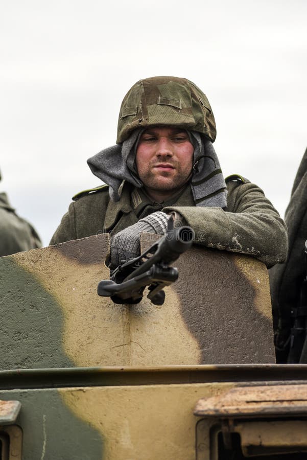 Kolobrzeg, Pologne, le 17 mars 2019 : Soldats allemands, nazis pendant la reconstruction de la bataille pour Kolobrzeg image libre de droits Kolobrzeg, Pologne, le 17 mars 2019 : Soldats allemands, nazis pendant la reconstruction de la bataille pour Kolobrzeg image libre de droits
