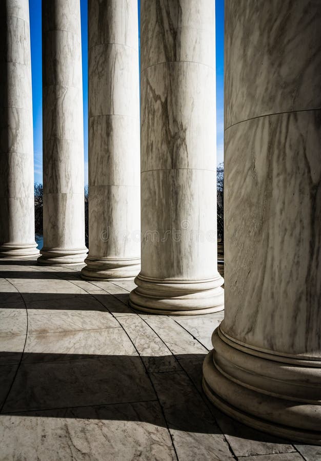 Kolommen in Thomas Jefferson Memorial, Washington, gelijkstroom royalty-vrije stock fotografie Kolommen in Thomas Jefferson Memorial, Washington, gelijkstroom royalty-vrije stock fotografie