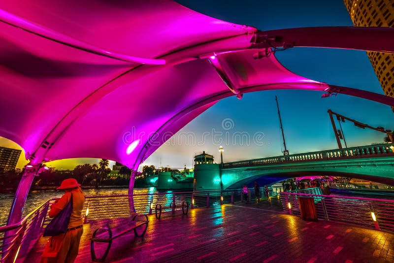Kolorowa noc w Tampa Riverwalk obraz royalty free Kolorowa noc w Tampa Riverwalk obraz royalty free