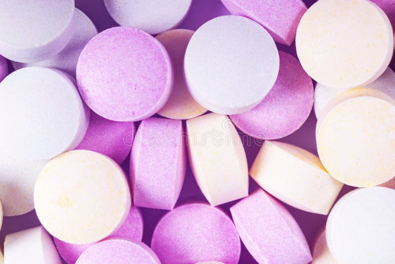 Kolorowe medycyn pigu?ki, leki w zako?czeniu w g?r? i R??ni rodzaje stubarwne pigu?ki Asortowane pigu?ki w medycynie Środek farma zdjęcia stock Kolorowe medycyn pigu?ki, leki w zako?czeniu w g?r? i R??ni rodzaje stubarwne pigu?ki Asortowane pigu?ki w medycynie Środek farma zdjęcia stock