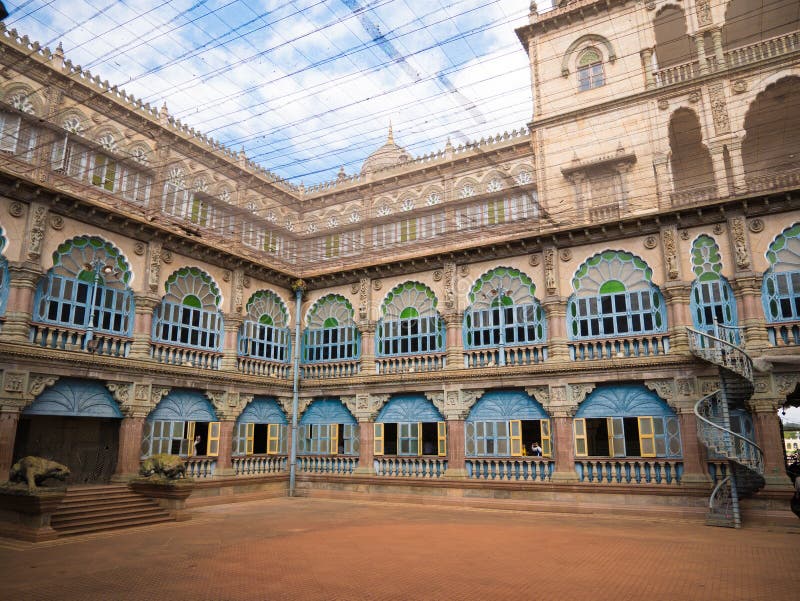Kolorowe ozdobne wewnętrzne sala królewski Mysore pałac, Karnataka, India fotografia stock Kolorowe ozdobne wewnętrzne sala królewski Mysore pałac, Karnataka, India fotografia stock