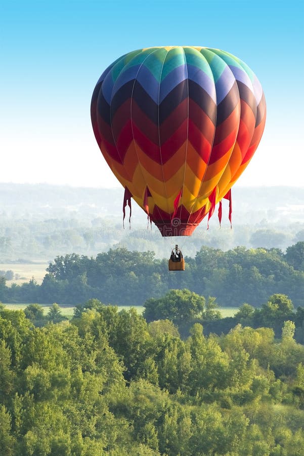 Kolorowy gorące powietrze balonu lot, udziały kolory