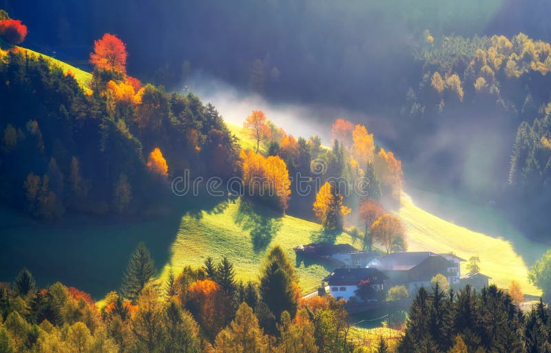 Kolorowy jesień krajobraz w górach, Alps, Włochy obrazy stock Kolorowy jesień krajobraz w górach, Alps, Włochy obrazy stock