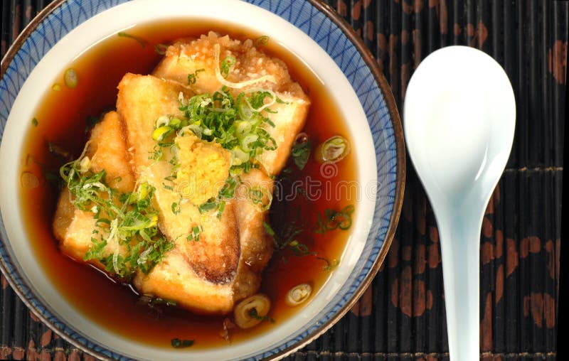 Kom tofu en miso bouillonsoep