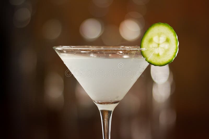 Komkommer martini stock afbeelding Komkommer martini stock afbeelding