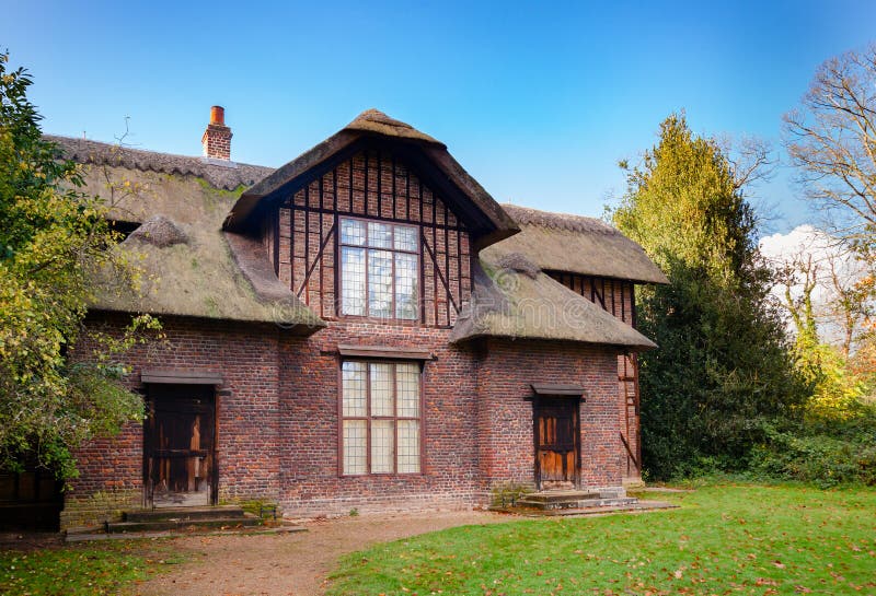 Koningin Charlottes Cottage in Kew tuiniert Zuidwestenlonden Engeland stock fotografie Koningin Charlottes Cottage in Kew tuiniert Zuidwestenlonden Engeland stock fotografie
