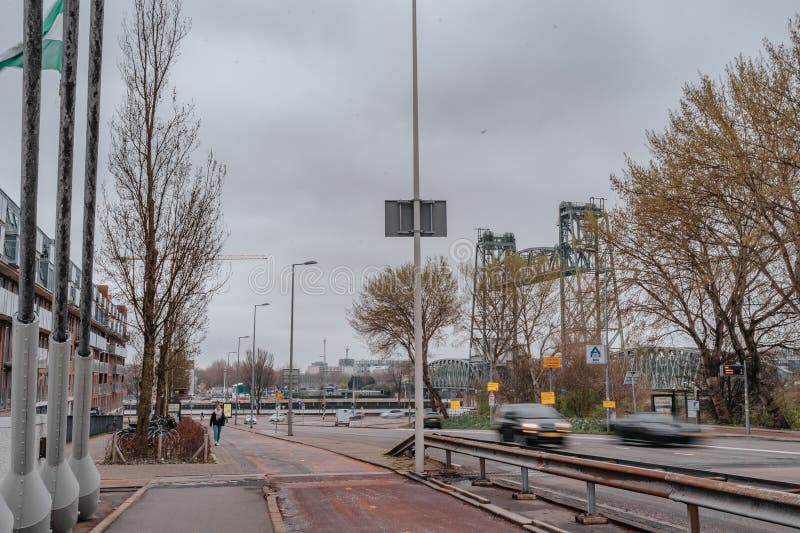 Koningshavenbrug de hef是鹿特丹历史上的工业明珠，也被称为天鹅桥 库存图片