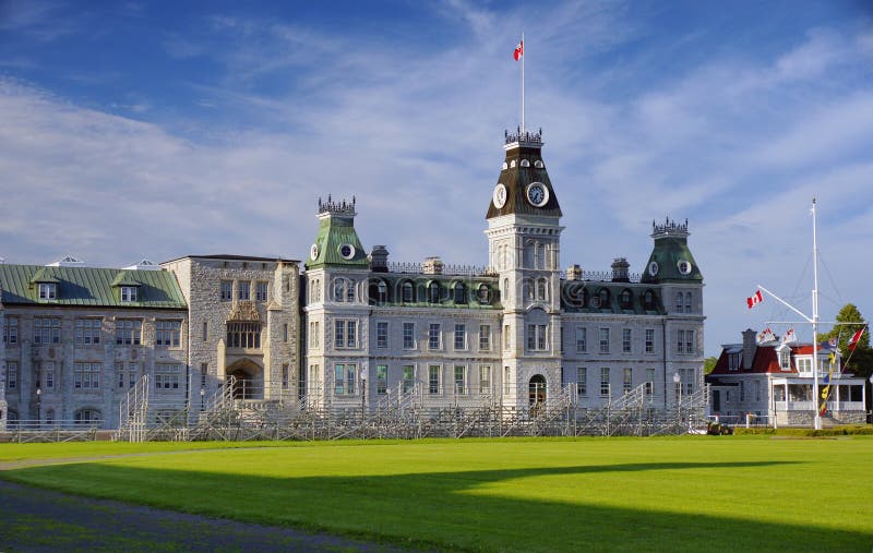 Koninklijke Canadese Militaire Universiteit Kingston Ontario Public Educatio royalty-vrije stock foto's Koninklijke Canadese Militaire Universiteit Kingston Ontario Public Educatio royalty-vrije stock foto's