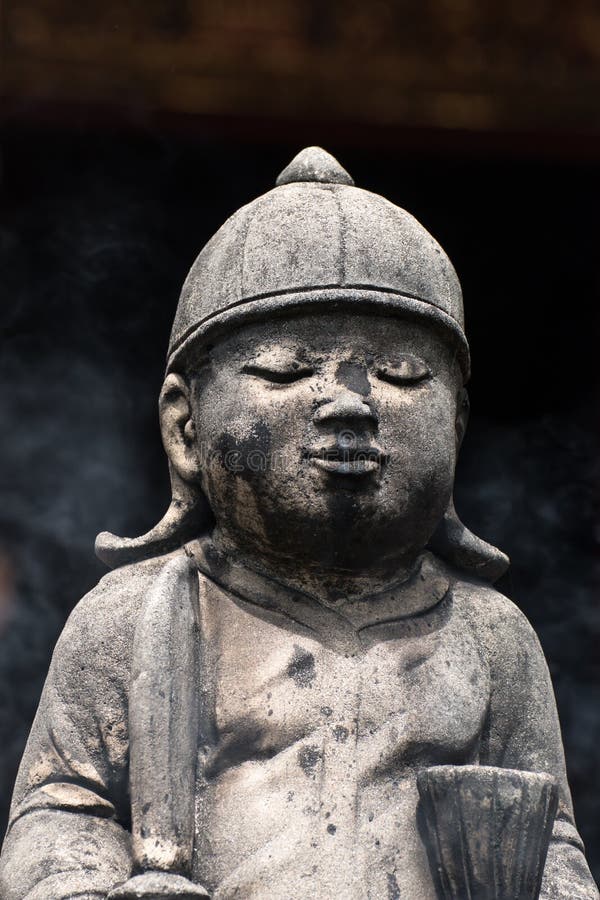 Konkreta statyer för tappning i Wat Chai Mongkon - buddistisk tempel, fotografering för bildbyråer Konkreta statyer för tappning i Wat Chai Mongkon - buddistisk tempel, fotografering för bildbyråer