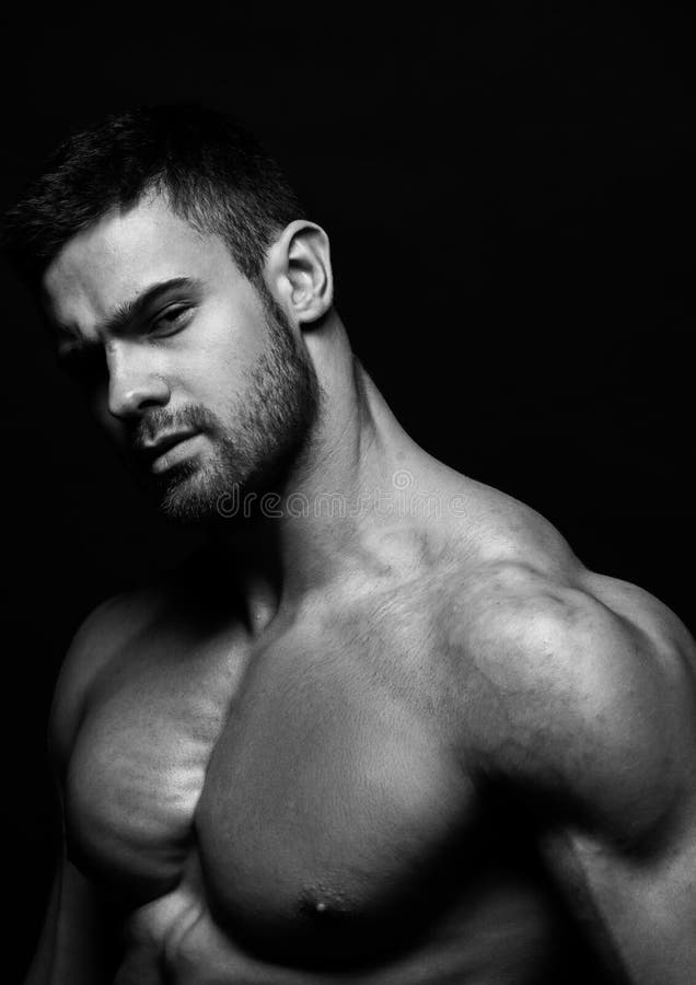 Konstantin Kamynin modelo masculino Muscled