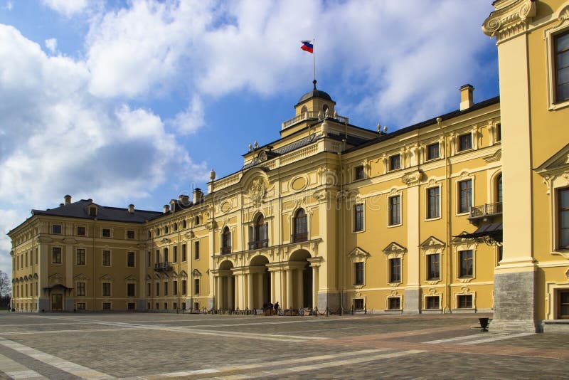 Konstantinovsky Palace Park