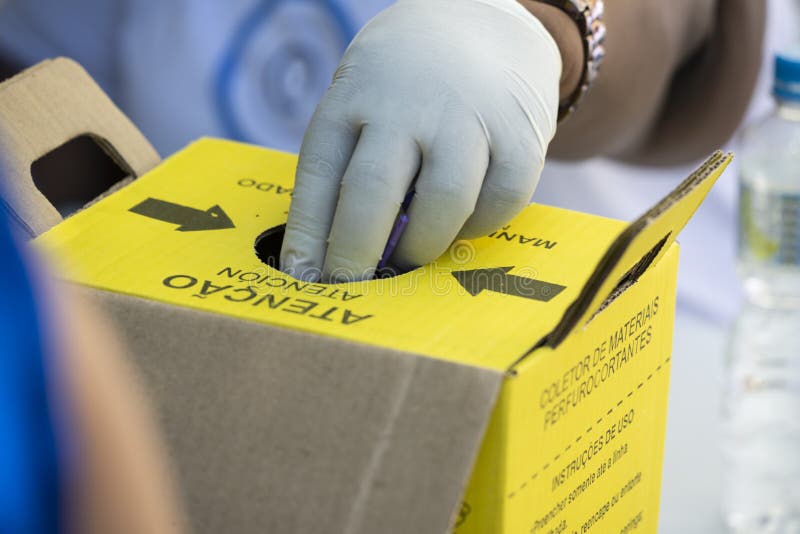 kontaminerad medicinsk materiell förfogandeask royaltyfria foton kontaminerad medicinsk materiell förfogandeask royaltyfria foton