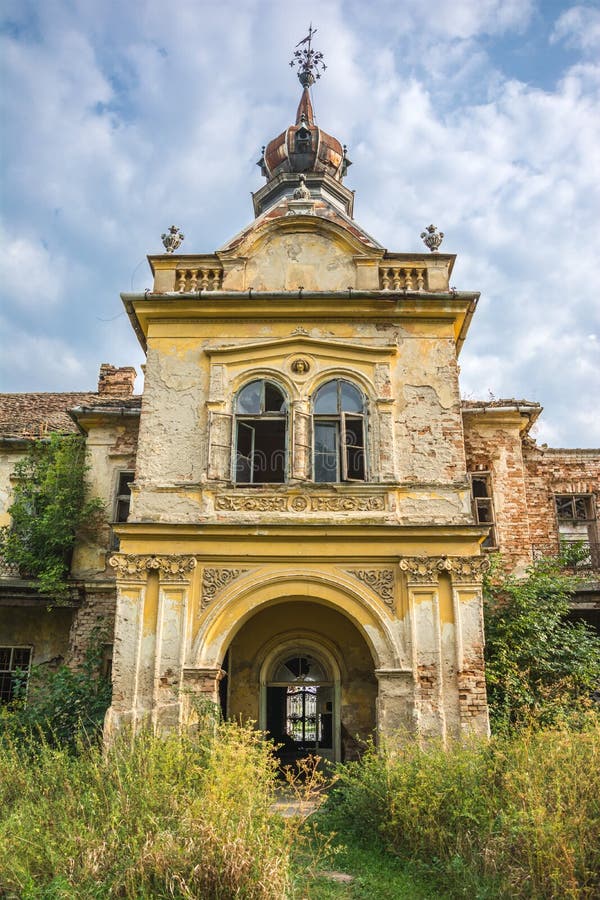 Kontrollturm des mittelalterlichen Schlosses lizenzfreie stockfotos Kontrollturm des mittelalterlichen Schlosses lizenzfreie stockfotos