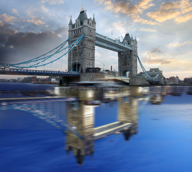 Kontrollturmbrücke, London, Großbritannien