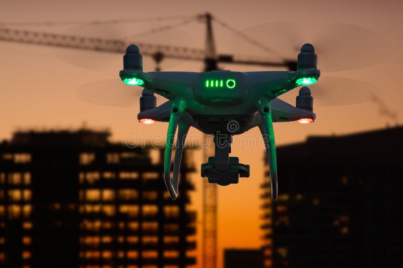 Kontur av det obemannade surret för flygplansystem UAV Quadcopter fotografering för bildbyråer Kontur av det obemannade surret för flygplansystem UAV Quadcopter fotografering för bildbyråer