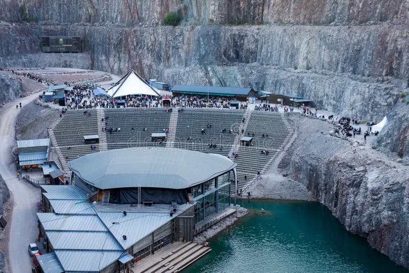 Konzertarena in altem veraltetem übertägigem lizenzfreie stockfotos Konzertarena in altem veraltetem übertägigem lizenzfreie stockfotos