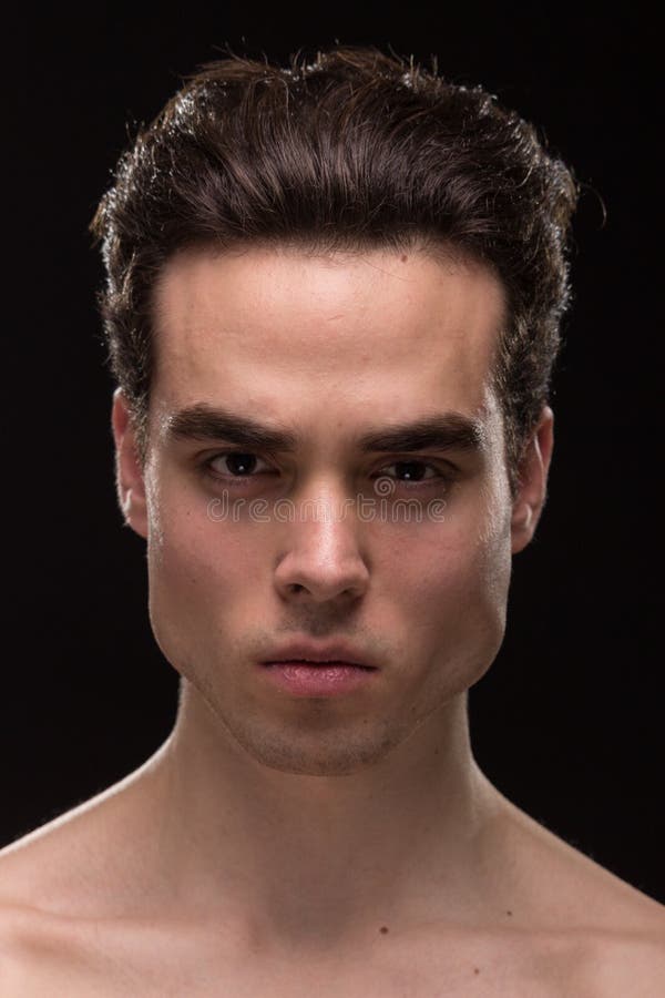 Kopfgesichts-Nahaufnahme jawline des jungen Mannes lizenzfreies stockbild Kopfgesichts-Nahaufnahme jawline des jungen Mannes lizenzfreies stockbild