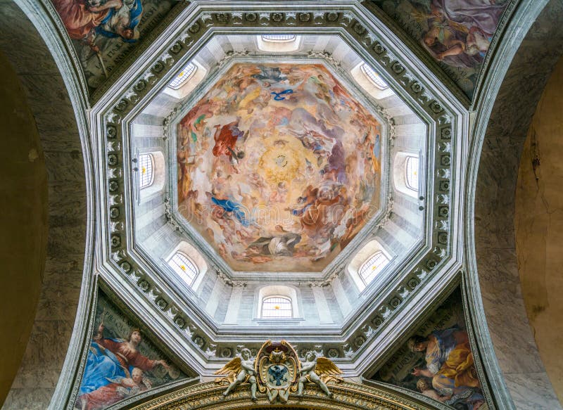 Kopuła z fresku ` Nasz dama w chwały ` Raffaele Vanni w bazylice Santa Maria Del Popolo w Rzym, Włochy obraz stock Kopuła z fresku ` Nasz dama w chwały ` Raffaele Vanni w bazylice Santa Maria Del Popolo w Rzym, Włochy obraz stock