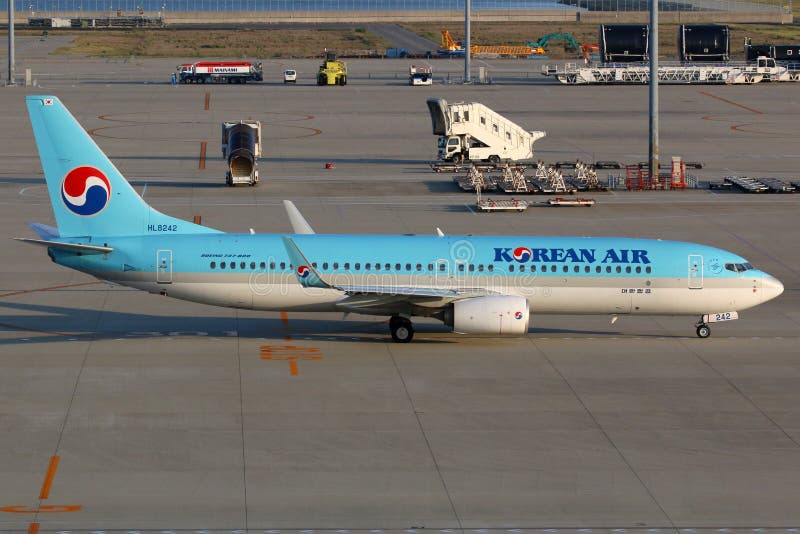 Korean Air Boeing 737-800 Nagoya Airport royalty free stock photos Korean Air Boeing 737-800 Nagoya Airport royalty free stock photos