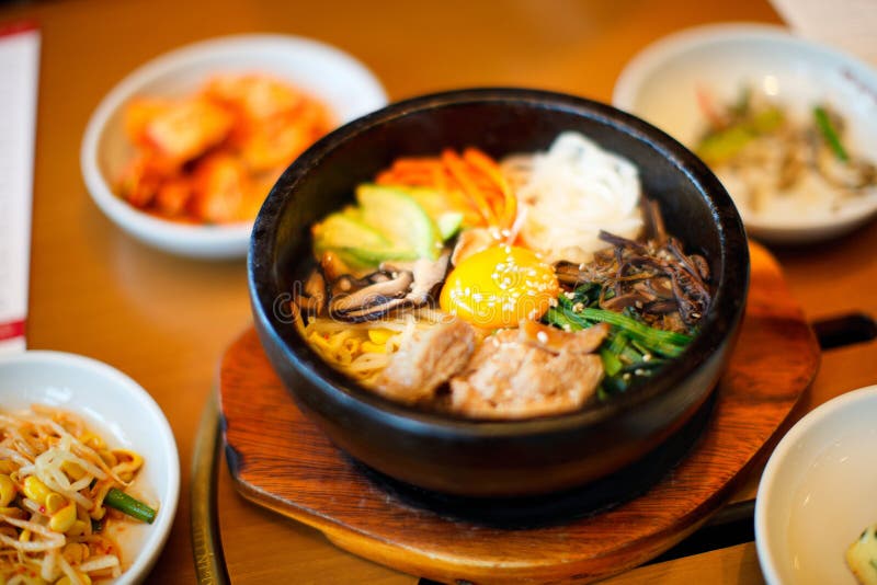 Rôzne iné chutné kórejské jedlá.