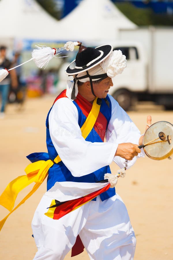 Korean Traditional Drum Man Spinning Tassle Hat Stock Photos Free & RoyaltyFree Stock Photos