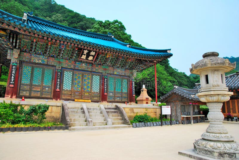 Koreanische Tempelarchitektur lizenzfreie stockfotos