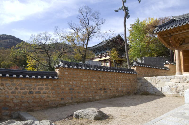 Koreanischer Buddhismustempel lizenzfreie stockfotos