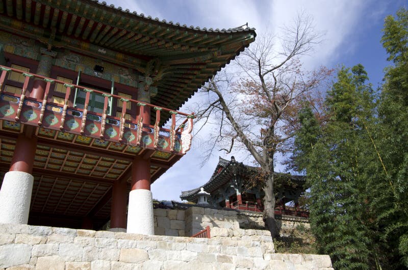 Koreanischer Buddhismustempel stockbild