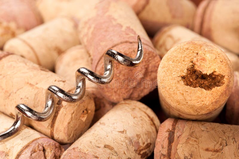 Korken und Korkenzieher lizenzfreies stockbild Korken und Korkenzieher lizenzfreies stockbild