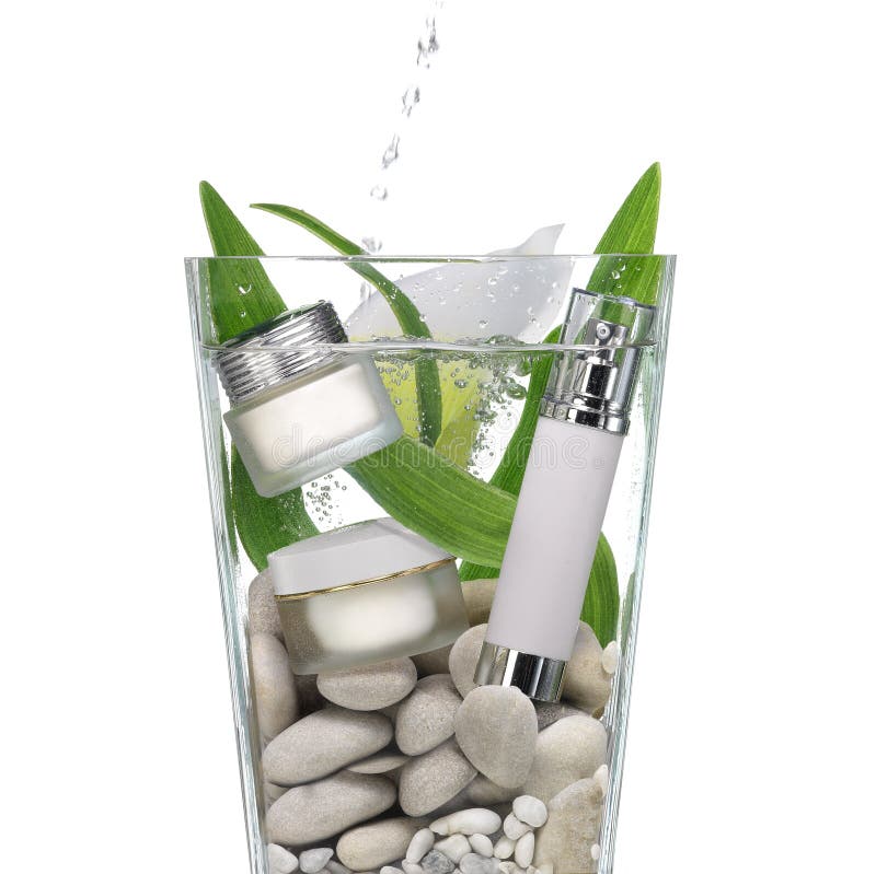 Kosmetik im Wasser lizenzfreie stockfotos Kosmetik im Wasser lizenzfreie stockfotos