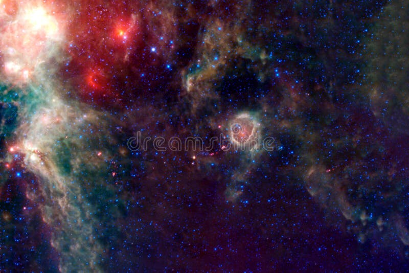 Kosmisk nebuli, djupt utrymme Med galaxer av olika färger NASA tillhandahöll delar av denna bild arkivbilder