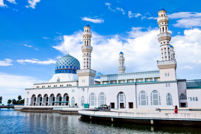 Kota Kinabalu City Mosque, Sabah, Borneo, Malasia imagen de archivo libre de regalías Kota Kinabalu City Mosque, Sabah, Borneo, Malasia imagen de archivo libre de regalías
