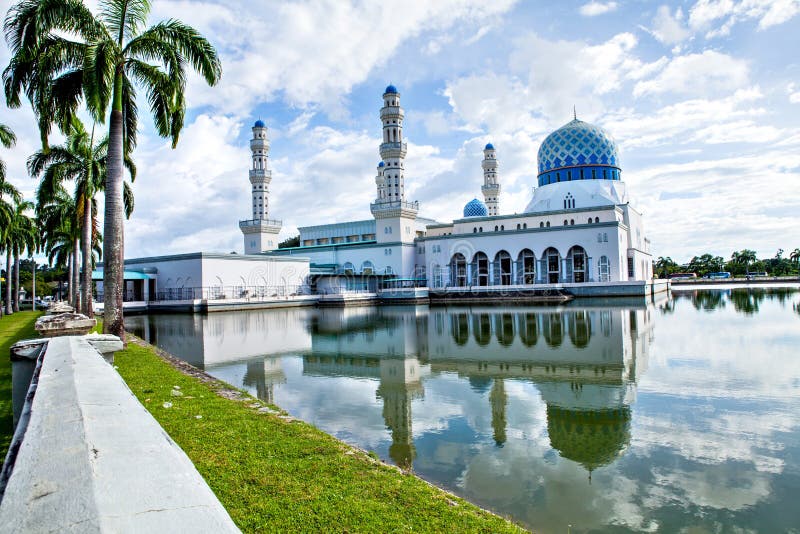 Kota Kinabalu City Mosque, Sabah, Borneo, Malaysia Stockfoto - Bild von