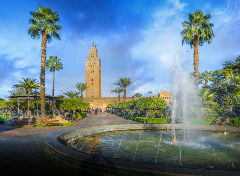 Koutoubia-Moscheenminarett an Medina-Viertel von Marrakesch