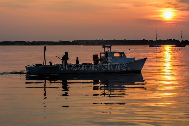 Krabben-Boot bei Sonnenaufgang