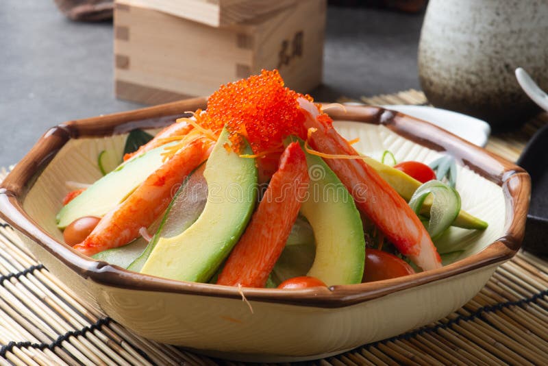 Krabvlees en avocadosalade stock afbeeldingen Krabvlees en avocadosalade stock afbeeldingen