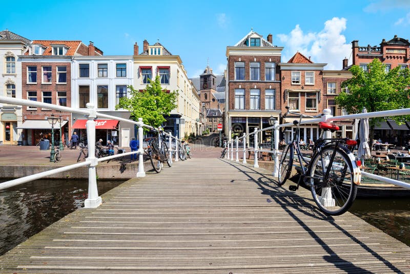 Krajobraz miasta leiden holandii