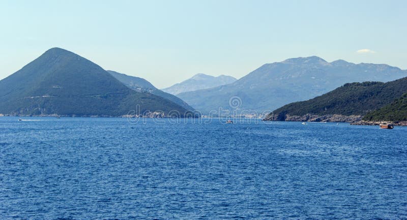 Krajobraz Montenegrian wzgórza na nadmorski obraz stock Krajobraz Montenegrian wzgórza na nadmorski obraz stock