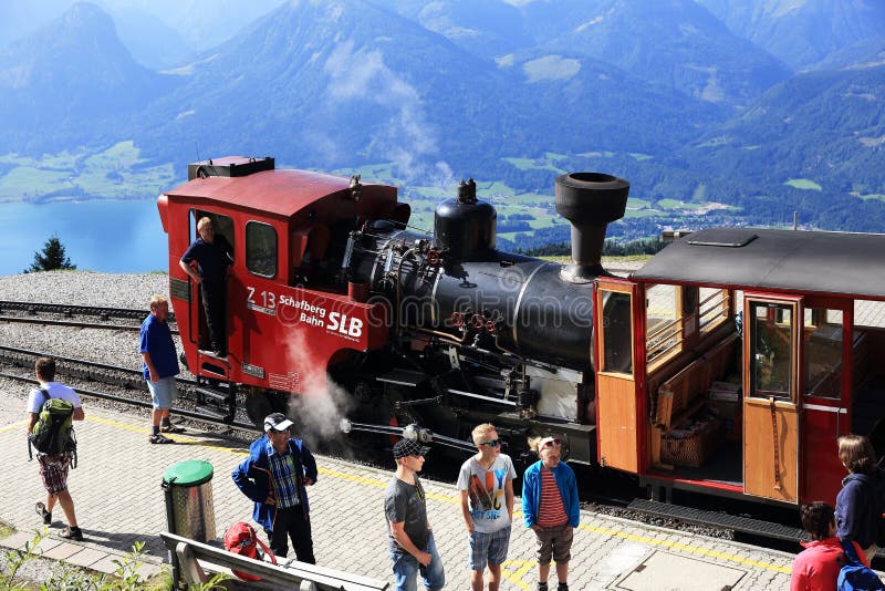 Krajobraz wokoło Jeziornego Wolfgangsee, Schafbergbahn, Salzkammergut, Salzburg, Austria fotografia stock Krajobraz wokoło Jeziornego Wolfgangsee, Schafbergbahn, Salzkammergut, Salzburg, Austria fotografia stock