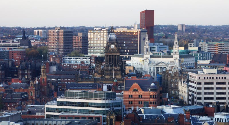 Krajobrazowy widok Leeds centrum miasta Północni władza domu miasta jeden zdjęcia royalty free