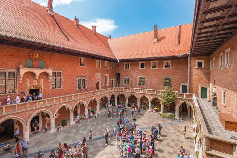 Krakau (Krakau) - Universiteit van het Collegium maius-Jagiellonian van Polen de gotische stock afbeelding Krakau (Krakau) - Universiteit van het Collegium maius-Jagiellonian van Polen de gotische stock afbeelding